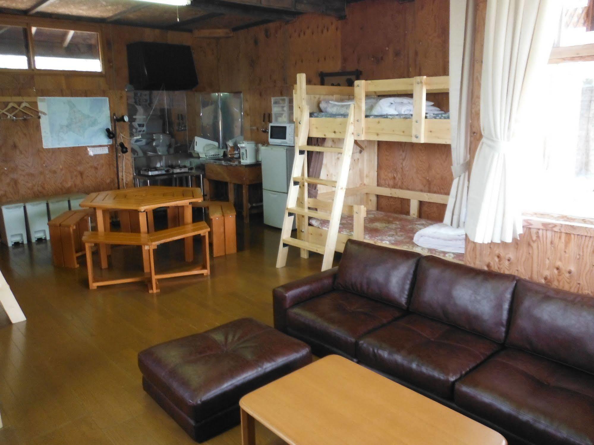 Clione Campground Hostel ชาริ ภายนอก รูปภาพ