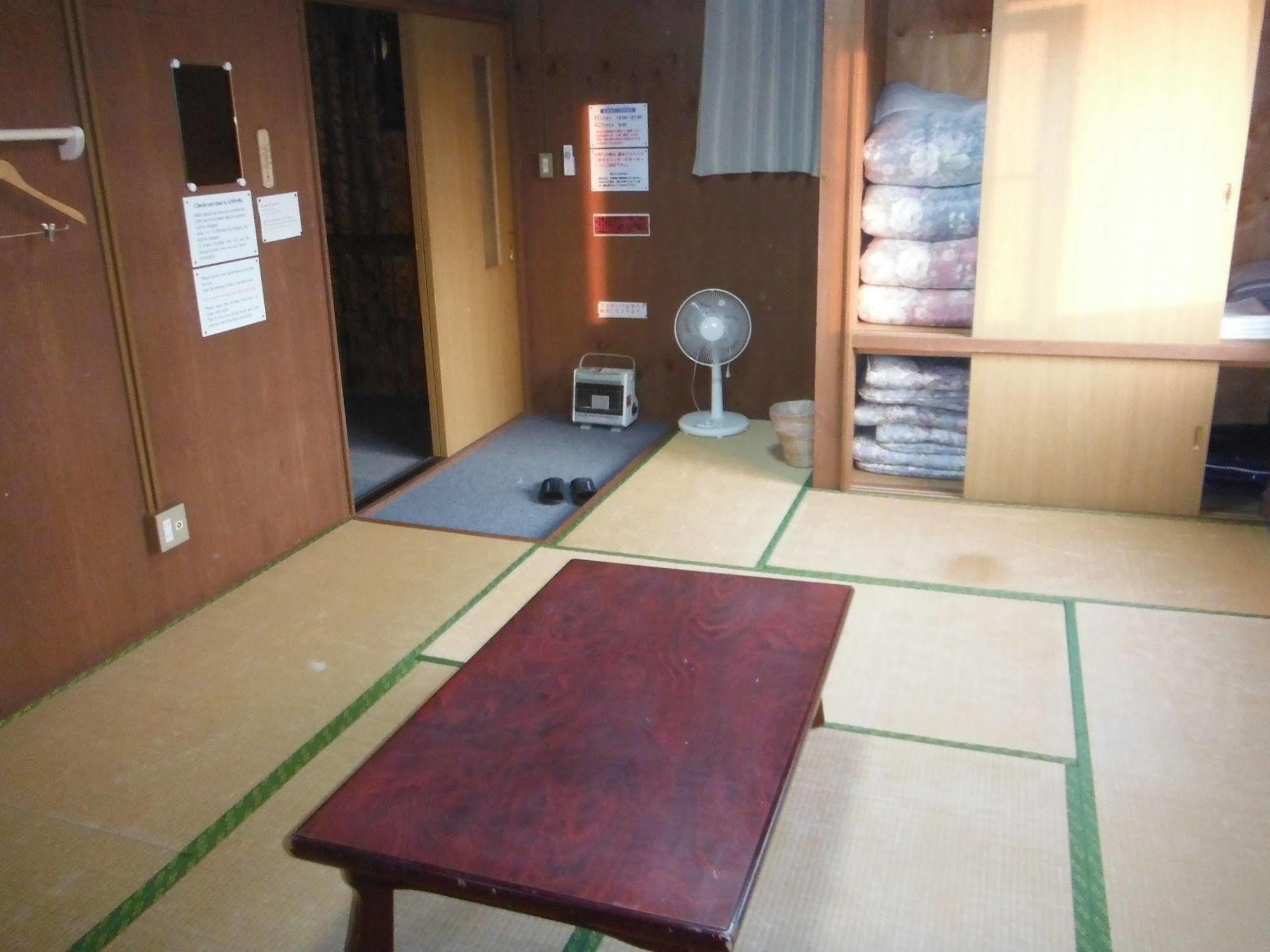 Clione Campground Hostel ชาริ ภายนอก รูปภาพ